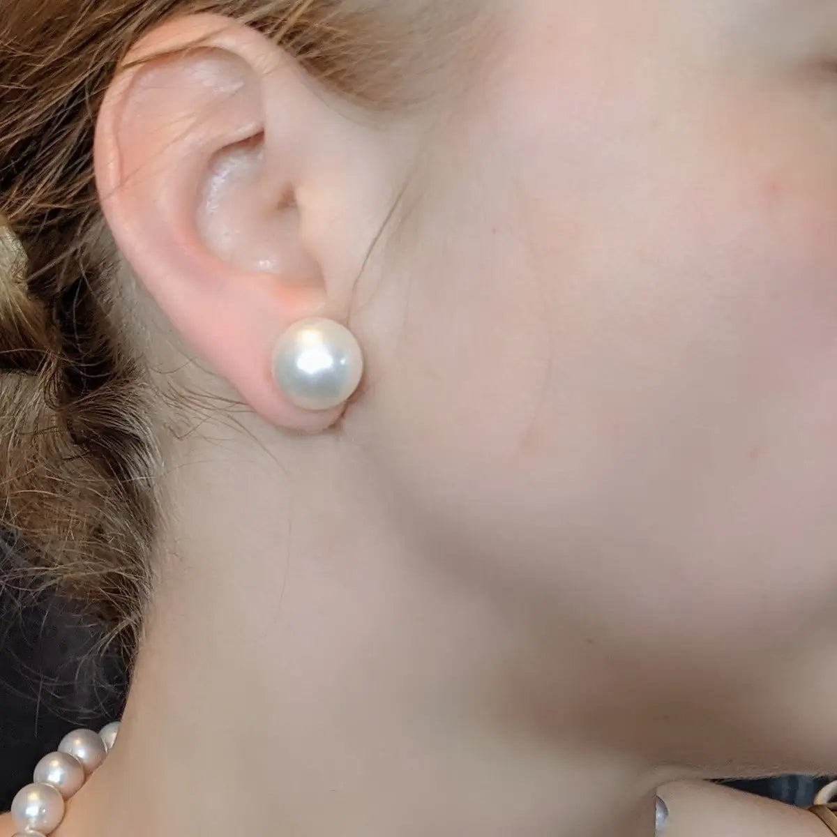 12 13mm Amazing White South Sea Pear Stud Earrings