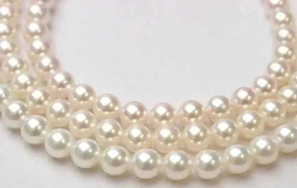 Choosing the Perfect Overtone of White Akoya Pearls - Marina Korneev