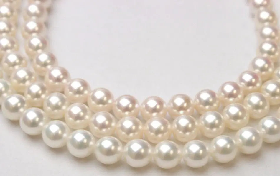 Choosing the Perfect Overtone of White Akoya Pearls: A Comprehensive Guide - Marina Korneev