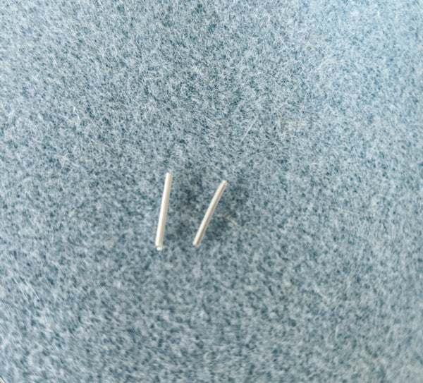 Step 4: French wire cut into two small sections.