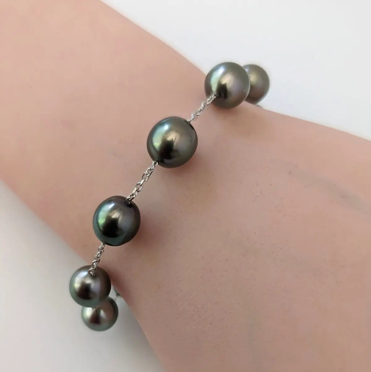 9 - 10mm Tahitian Pearl Station Tin Cup Chain Bracelet - Marina Korneev