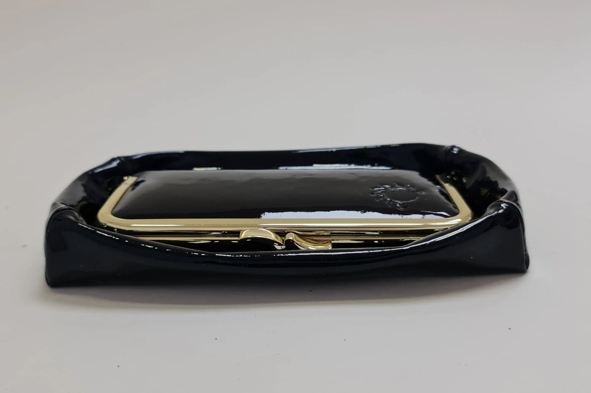 Laquered Black Smooth Genuine Leather Travel Bag